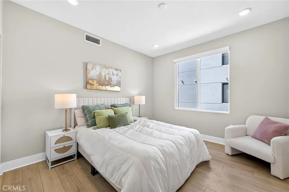 16289 Dawn #209 Tustin, CA 92782