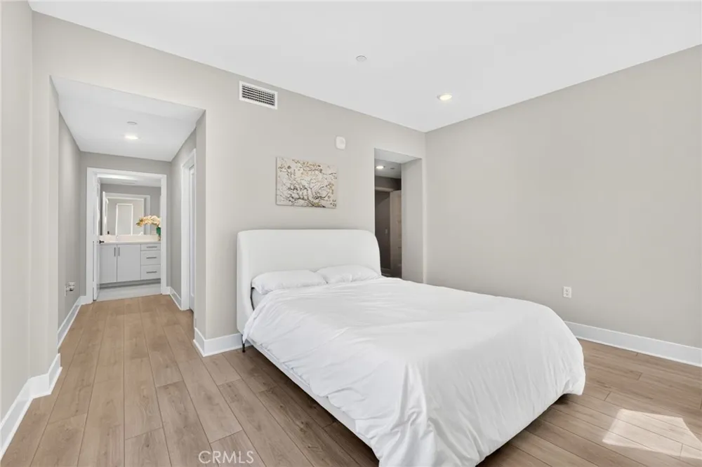 16289 Dawn #209 Tustin, CA 92782