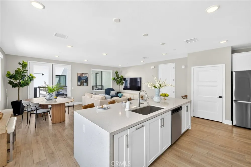 16289 Dawn #209 Tustin, CA 92782