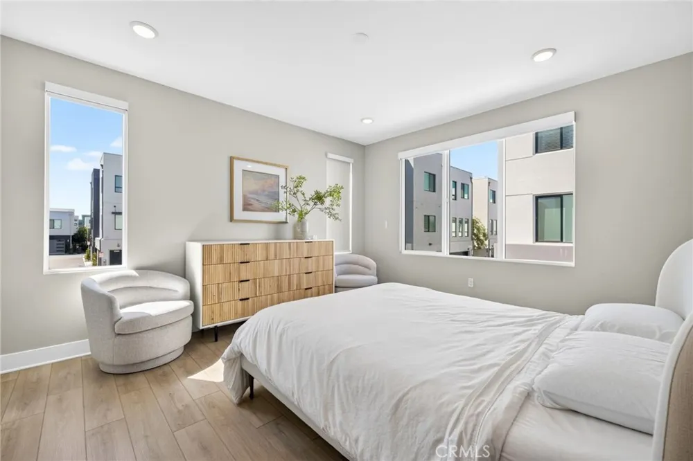 16289 Dawn #209 Tustin, CA 92782