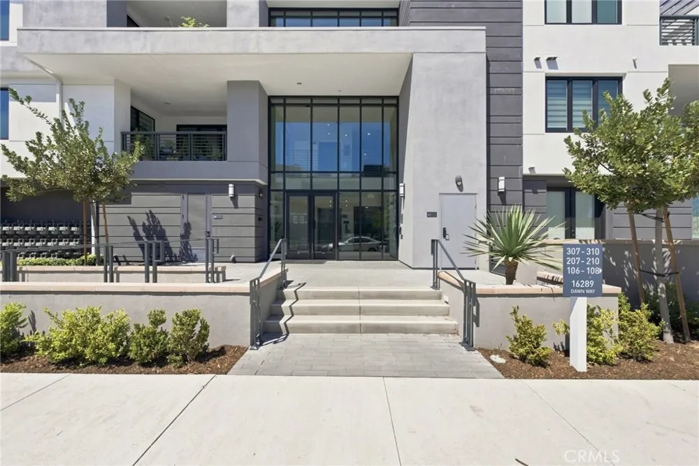 16289 Dawn #209 Tustin, CA 92782