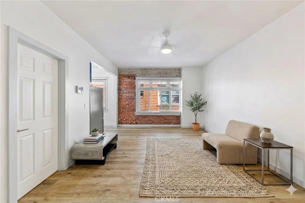 319 Elm Long Beach, CA 90802