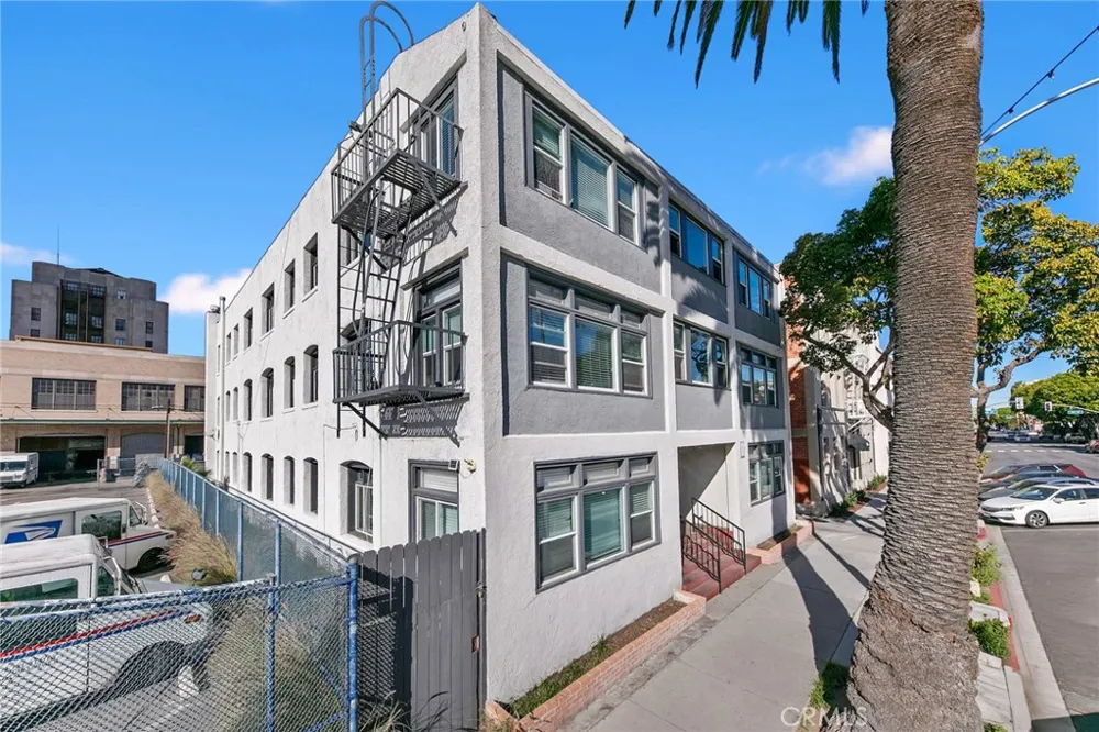 319 Elm Long Beach, CA 90802
