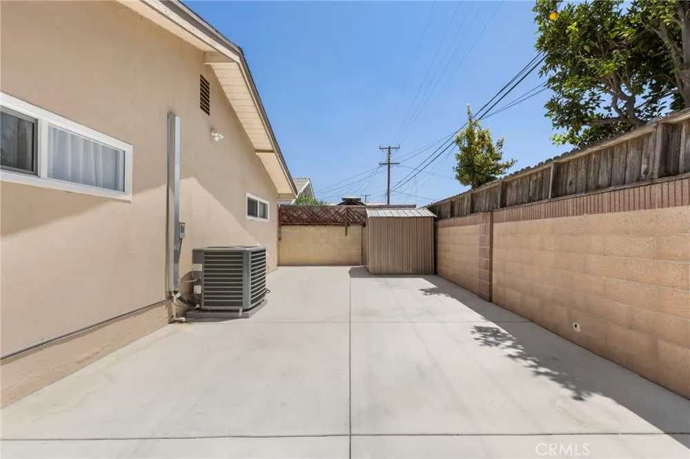 12248 212th Street Hawaiian Gardens, CA 90716