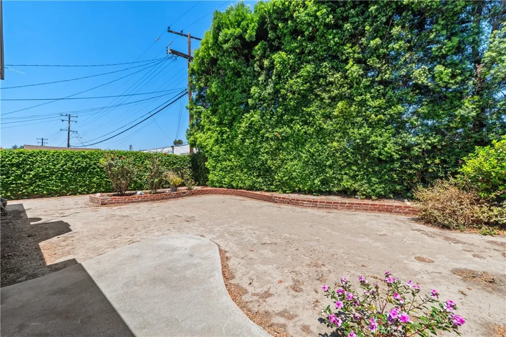10541 Plunkett Bellflower, CA 90706
