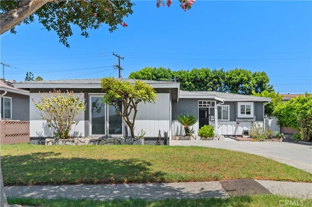 10541 Plunkett Bellflower, CA 90706
