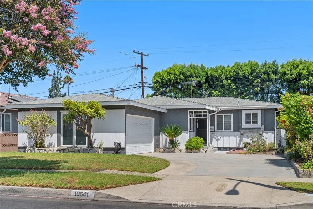 10541 Plunkett Bellflower, CA 90706