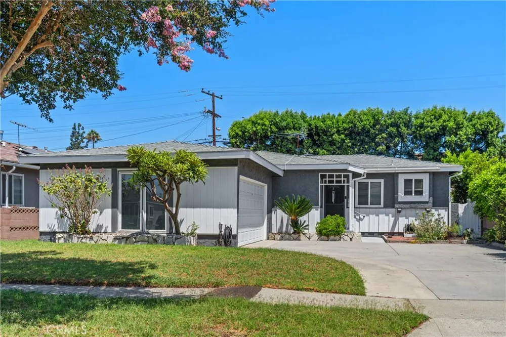 10541 Plunkett Bellflower, CA 90706