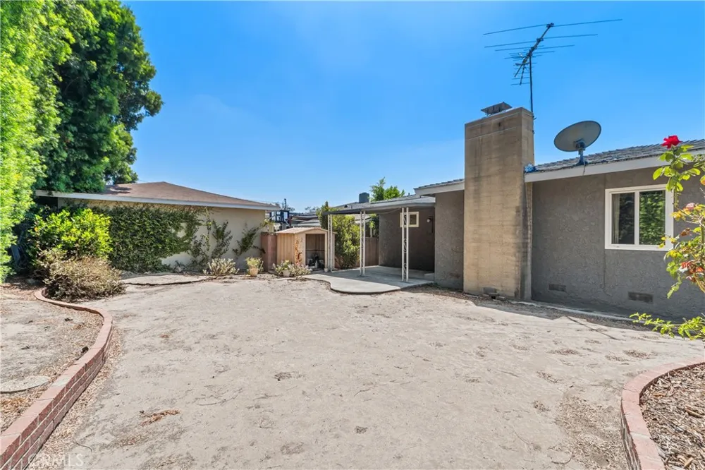 10541 Plunkett Bellflower, CA 90706