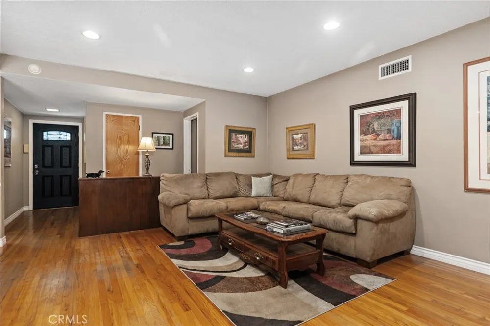 10541 Plunkett Bellflower, CA 90706