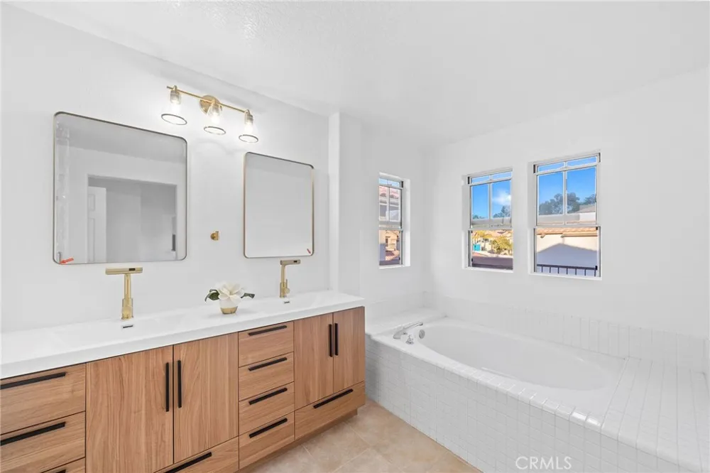35 Via Encanto Rancho Santa Margarita, CA 92688