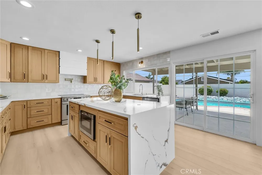 944 East Bastanchury Road Placentia, CA 92870