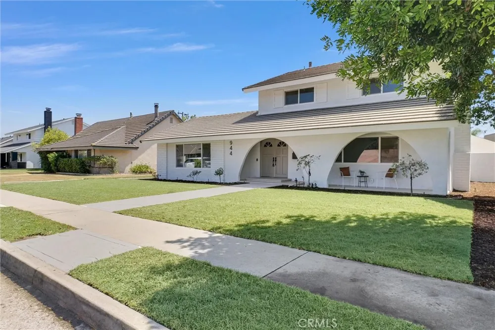 944 East Bastanchury Road Placentia, CA 92870
