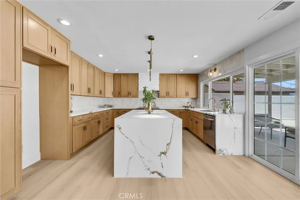 944 East Bastanchury Road Placentia, CA 92870
