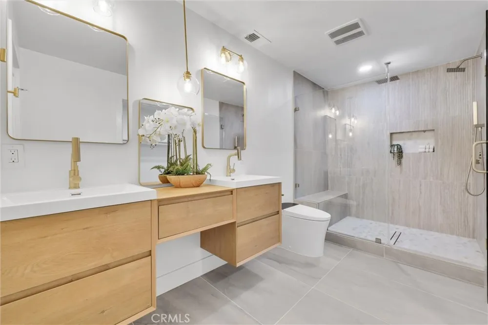 944 East Bastanchury Road Placentia, CA 92870