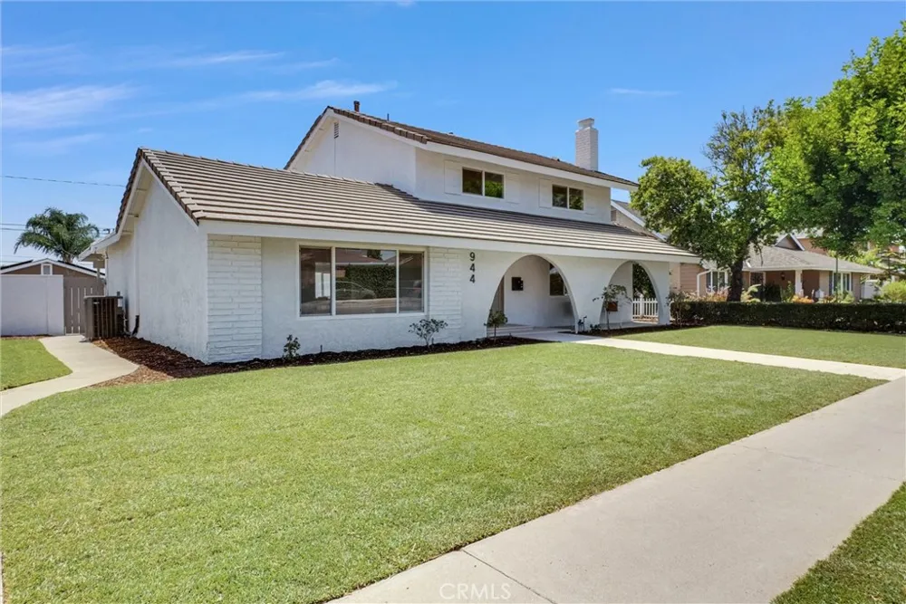 944 East Bastanchury Road Placentia, CA 92870
