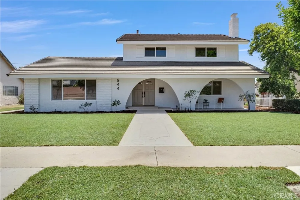 944 East Bastanchury Road Placentia, CA 92870
