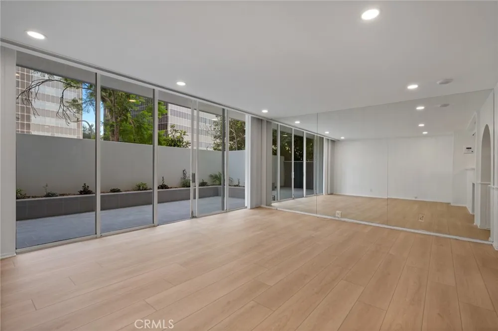 2160 Century Park E #110 Los Angeles, CA 90067