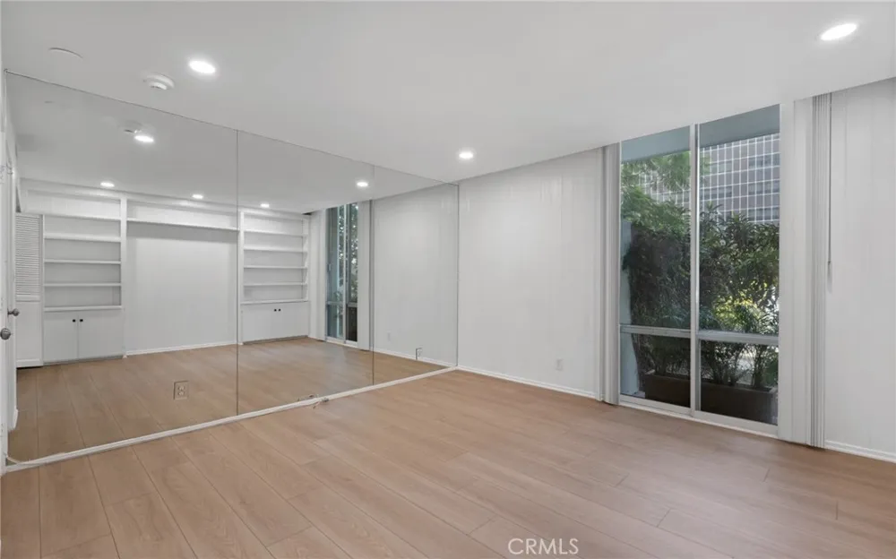 2160 Century Park E #110 Los Angeles, CA 90067