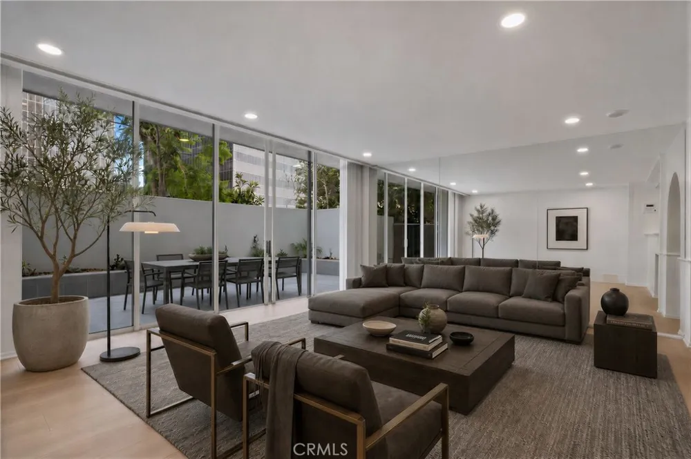 2160 Century Park E #110 Los Angeles, CA 90067