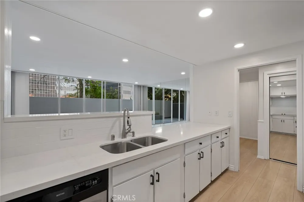 2160 Century Park E #110 Los Angeles, CA 90067