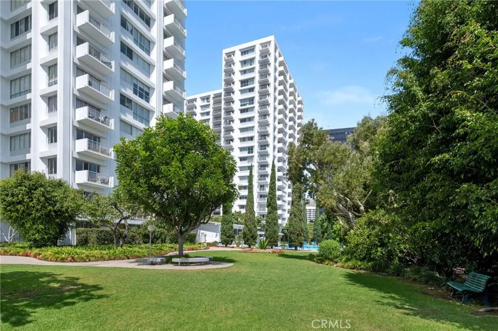 2160 Century Park E #110 Los Angeles, CA 90067