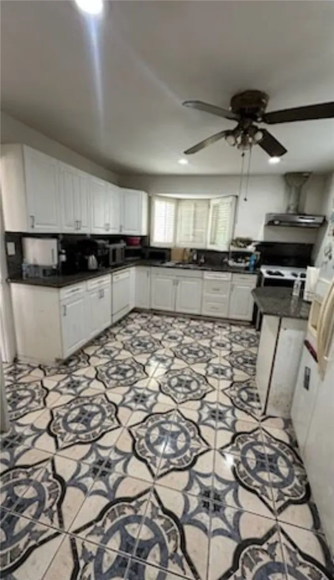 15535 Crossdale Avenue Norwalk, CA 90650