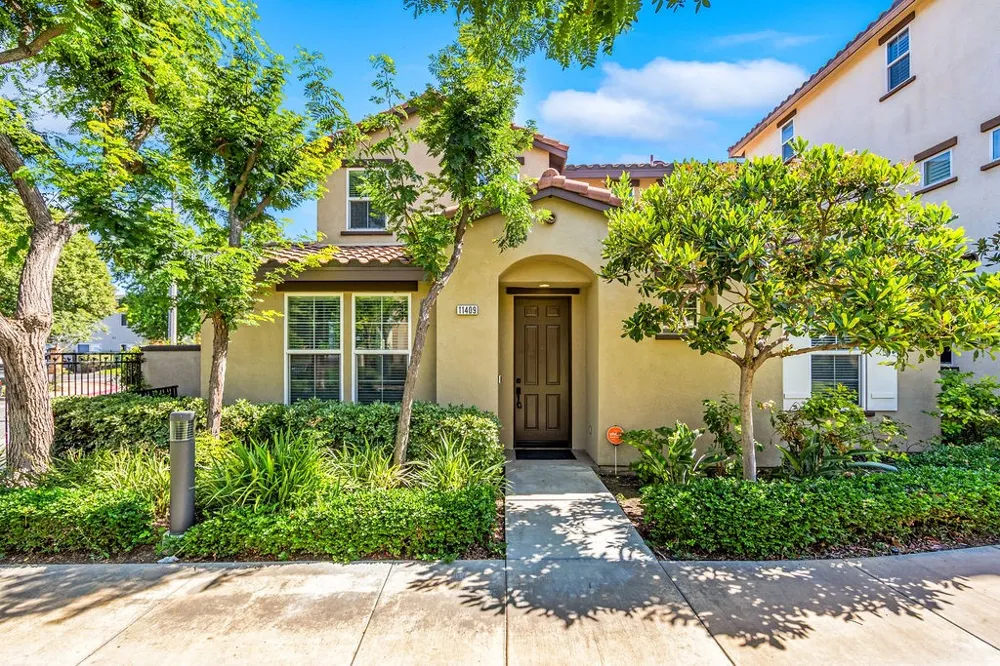 11409 Toscana Circle Stanton, CA 90680