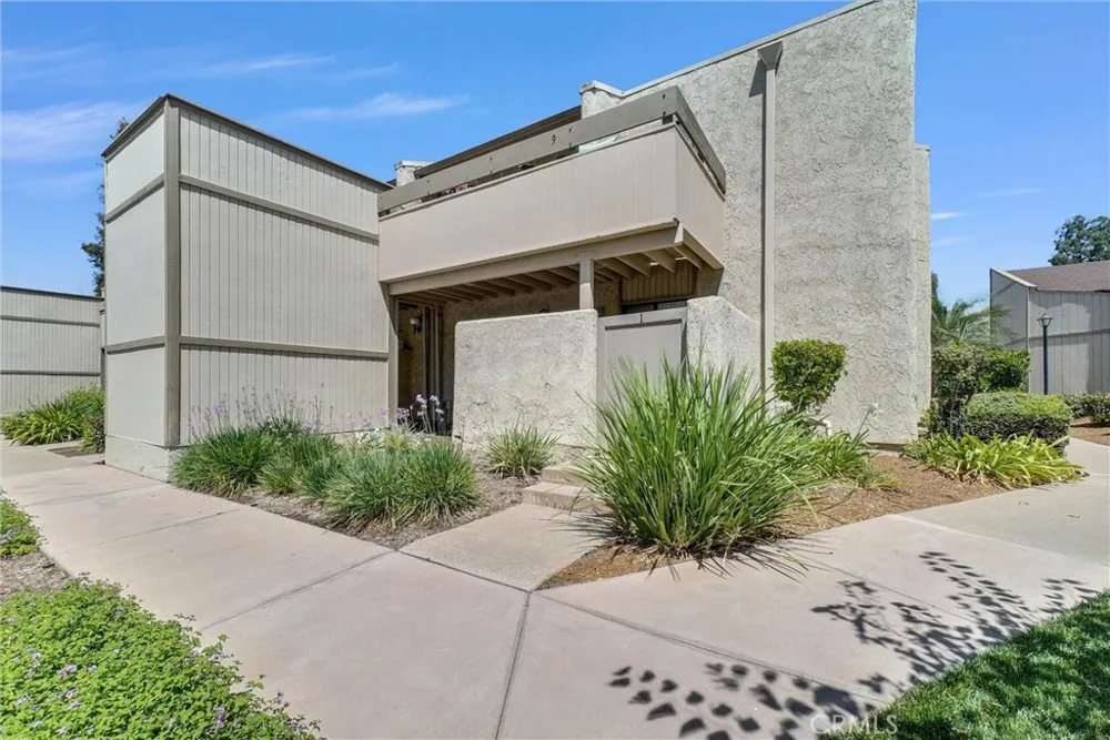 3062 Associated #10 Fullerton, CA 92835