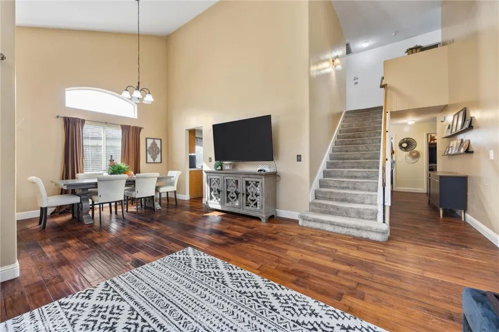 9711 Touchstone Bakersfield, CA 93311
