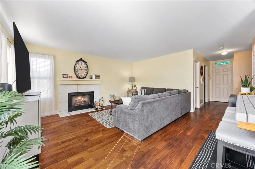 9711 Touchstone Bakersfield, CA 93311