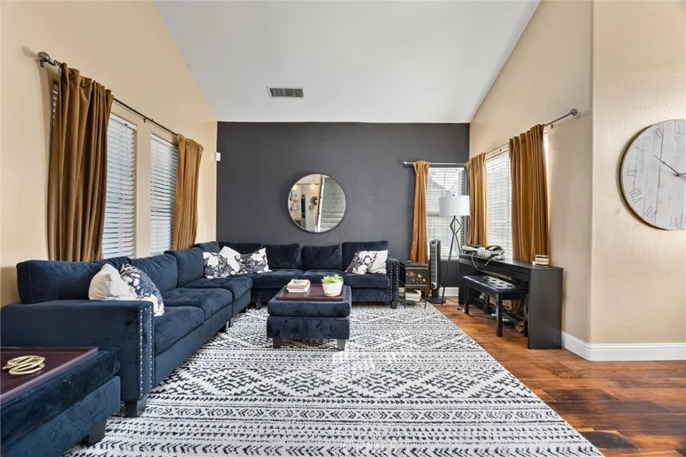 9711 Touchstone Bakersfield, CA 93311