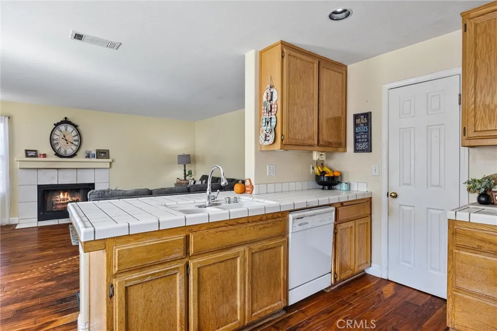 9711 Touchstone Bakersfield, CA 93311