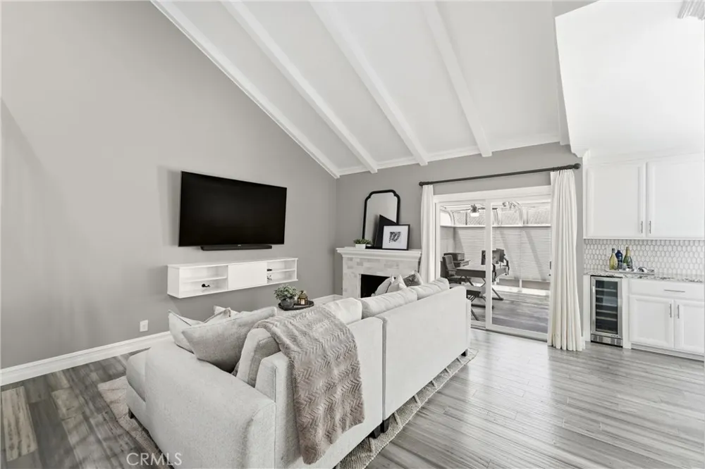 1409 Arch Lane Huntington Beach, CA 92648