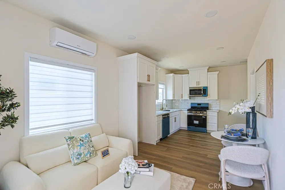8741 JENNRICH AVE Westminster, CA 92683