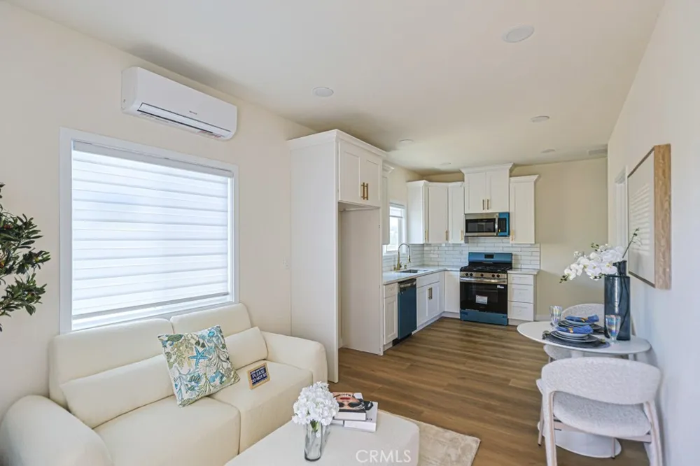 8741 JENNRICH AVE Westminster, CA 92683