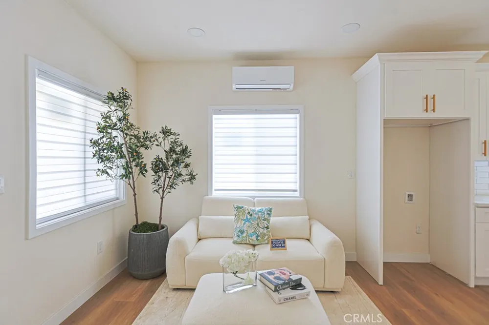 8741 JENNRICH AVE Westminster, CA 92683