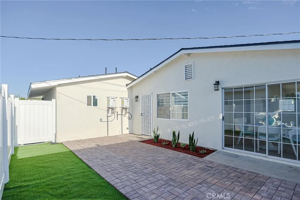 8741 JENNRICH AVE Westminster, CA 92683