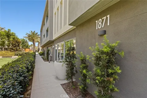 1871 S Union #81