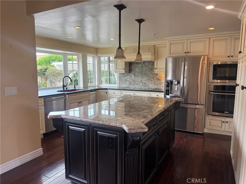 6402 Cantiles Cypress, CA 90630