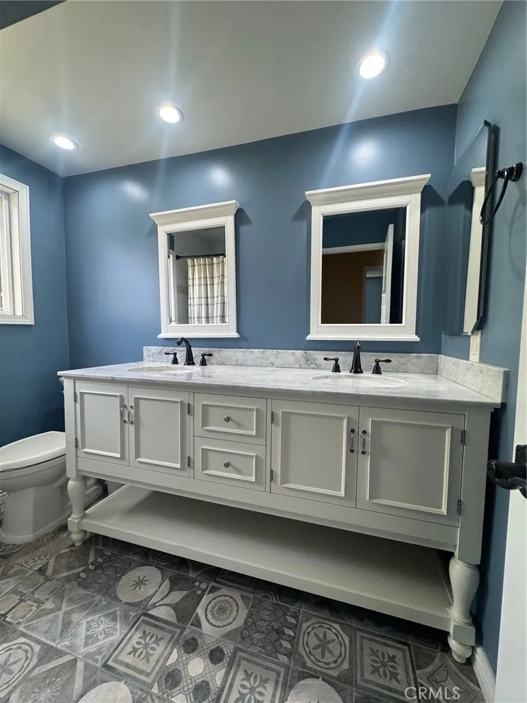 6402 Cantiles Cypress, CA 90630