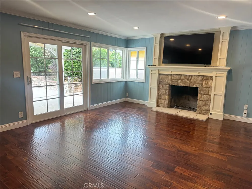 6402 Cantiles Cypress, CA 90630