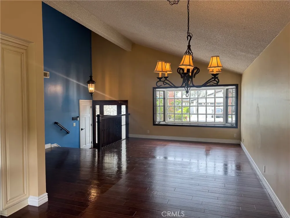 6402 Cantiles Cypress, CA 90630
