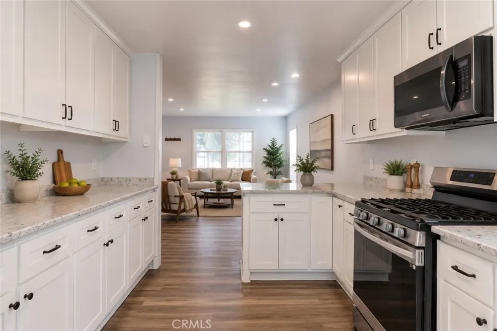 726 W 147th Gardena, CA 90247