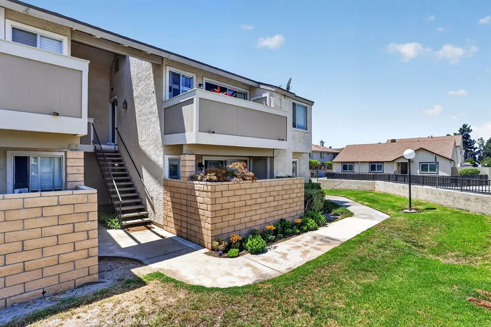 8512 Belmont #31 Cypress, CA 90630