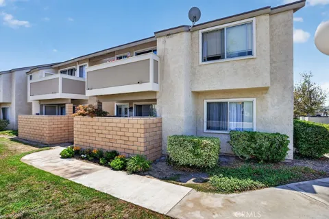 8512 Belmont #31
