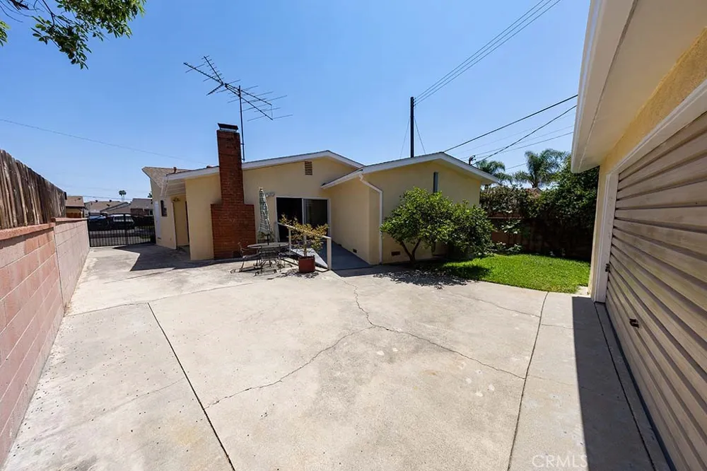 9321 Sideview Downey, CA 90240