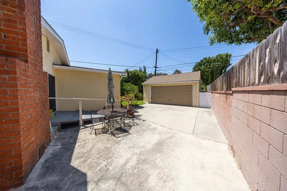 9321 Sideview Downey, CA 90240