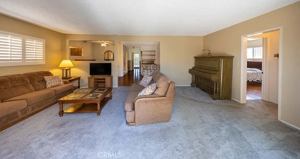 9321 Sideview Downey, CA 90240