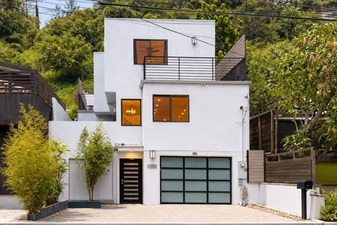 1655 Beverly Glen